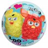 Farebná loptička, na ktorej je znázornená obľúbená Furby je pre vnútorné aj vonkajšie použitie. Farebné lopty a ďalšie okrúhle a kotúľajúce sa veci sprevádzajú celý náš život. Sú to hračky, s ktorými sa dá dosýta vyhrať alebo len skrátiť čas pri dlhej chvíli. Vďaka mäkkému materiálu je lopta pre deti bezpečná.